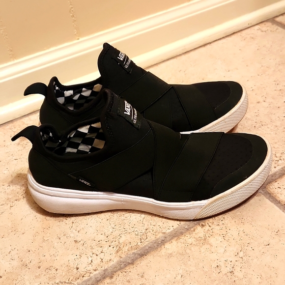 Vans Shoes - Vans UltraRange Gore Black Slip-on Athletic Shoes Women's 9.5 Men's 8